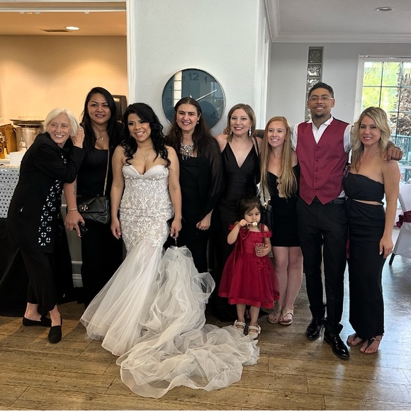 Madison’s LIVE LISTING — LIKE TO KNOW WHEN IM LIVE - Picture 11 of 15